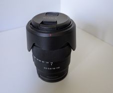 Sony E 18-135mm f/3.5-5.6 OSS lens [Excellent condition]