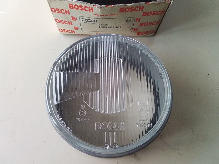 Bosch lens 1305603902.