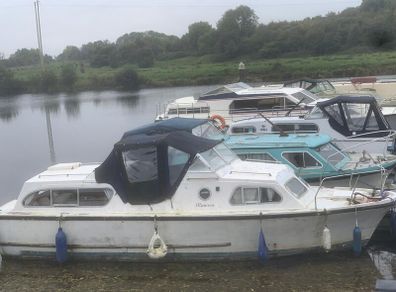 Elysian 27 Cruiser boat