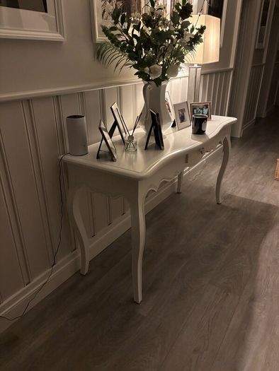 Hall table
