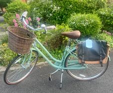 BRAND NEW Pendleton 17 inch Bike and brand new accessories