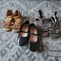 Sandals and pumps, size 9-10 Jr.