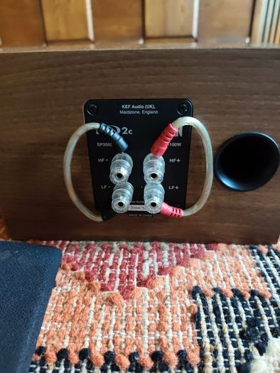 Kef Iq2c
