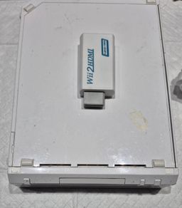 Nintendo Wii Console, Controllers and HDMI Connector