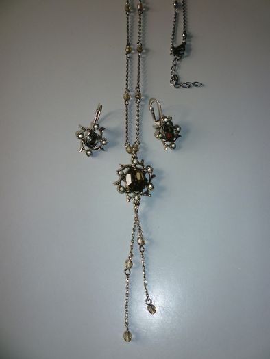 Necklace Pendant Earring Set.  Vintage chain & ear rings