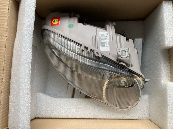 RH Headlamp (Alfa Romeo 147)
