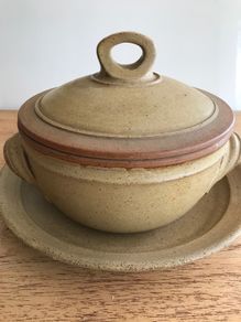 New Casserole Pot with serving dish