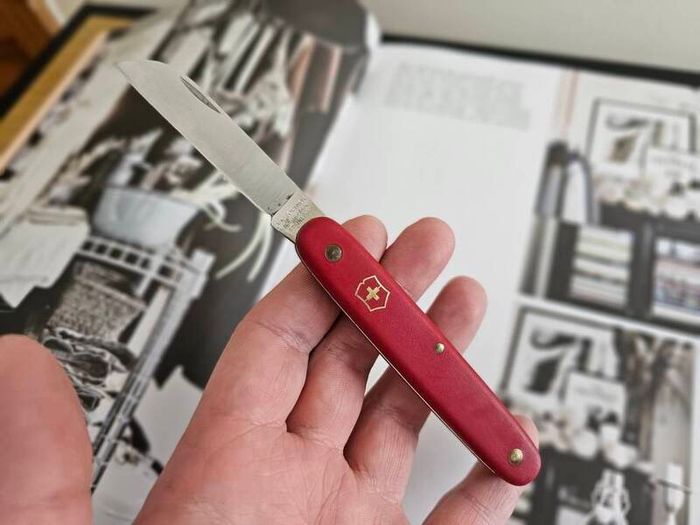 Victorinox Gardening Knife Utility Tool Swiss Army Knife