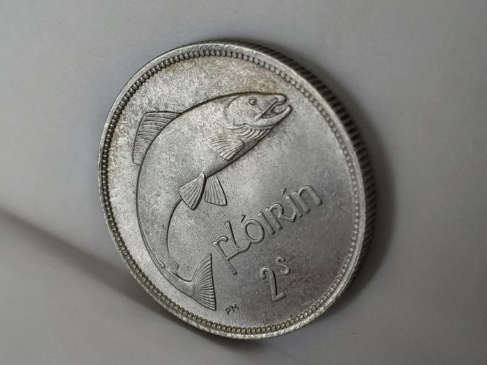1941 Ireland 2 Shilling silver coin High Grade