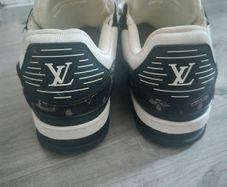 Mens LV runners (fake)