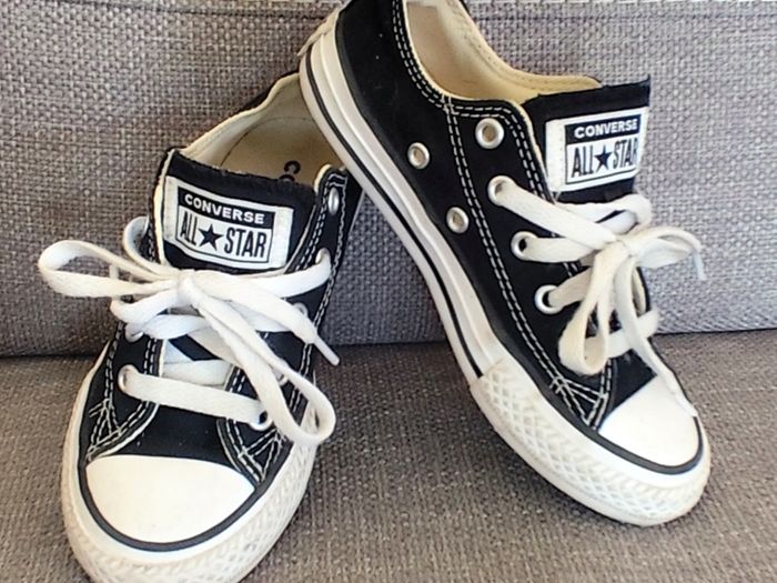 Kids Converse . Size Junior UK 11