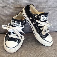 Kids Converse . Size Junior UK 11
