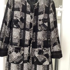 ladies Zara Black and White Coat. Size Small/ 8