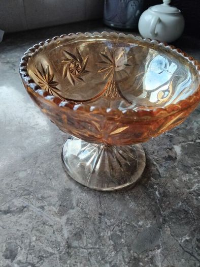 A Gorgeous Vintage 2piece Vintage Carnival Glass Set
