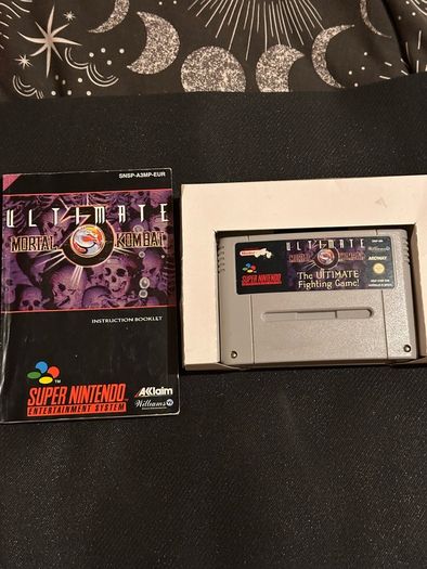 Super Nintendo retro console + games Mario