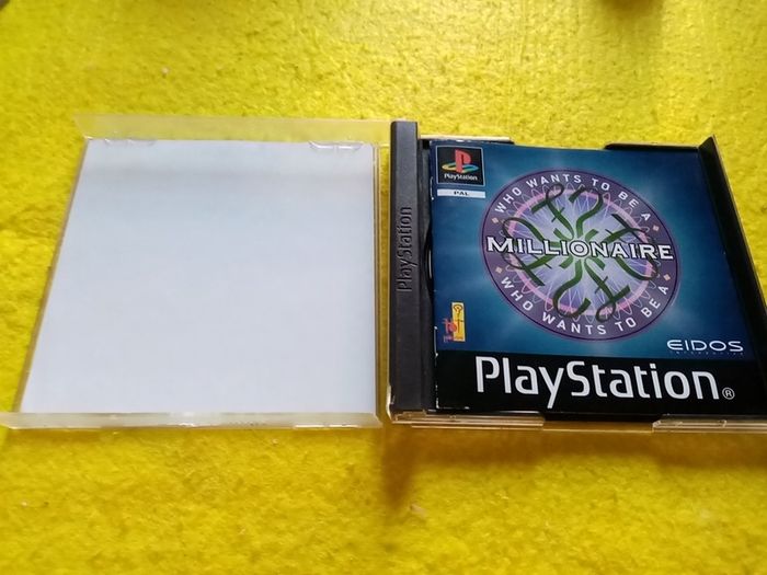 Who wants to be a millionaire? PlayStation1 Ps1 PlayStation 2 ps2 games Original