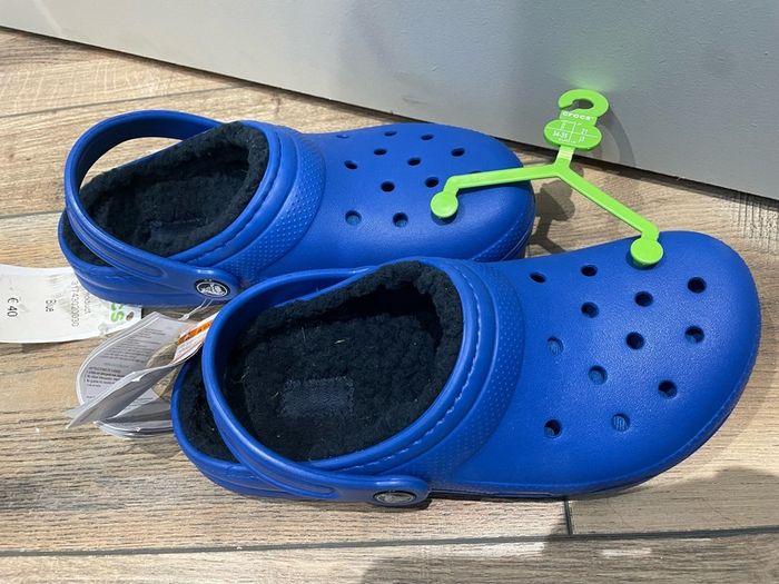 Crocs lined blue kids size J3 EU 34-35 brand new