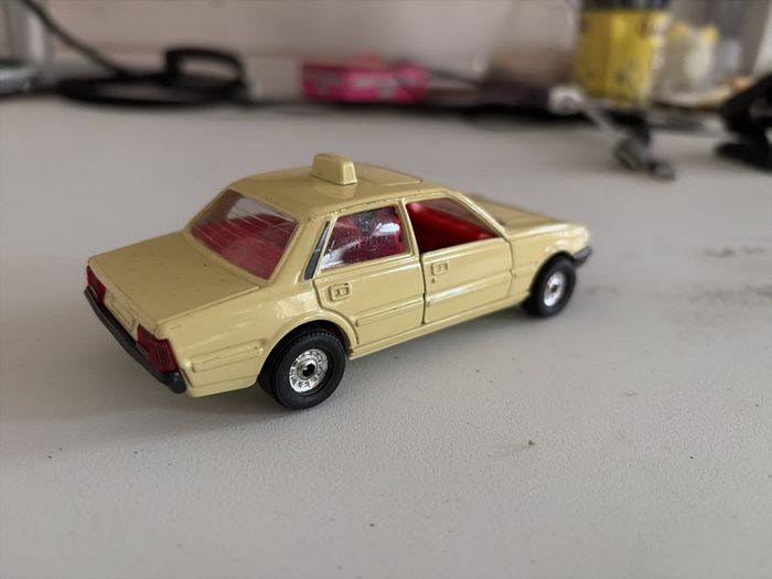 Corgi Peugeot 505 Taxi