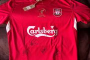 Liverpool 2005 Istanbul replica jersey signed