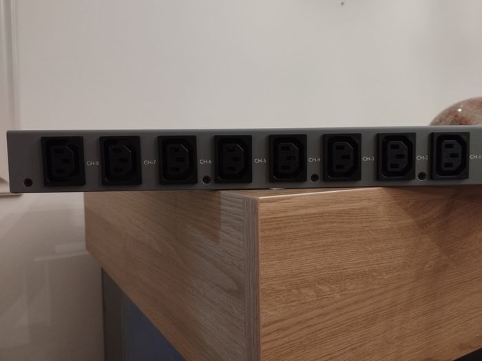 Socket isolation control unit
