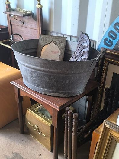 Retro, vintage, antiques - Lusk