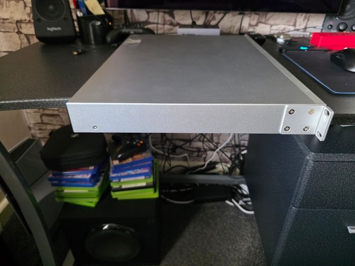 Ubiquiti  Usw-pro-max-24