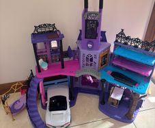 Monster high house
