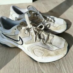 Nike trainers - beige and white - size UK 5