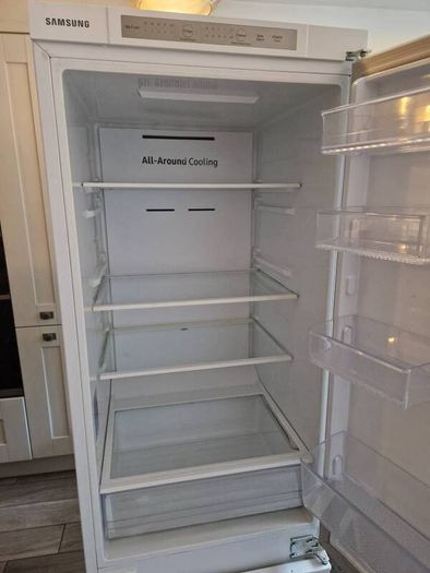 Samsung Integrated Fridge Freezer