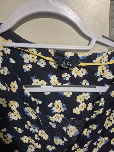 Dresses suit size 20/22. E3 each