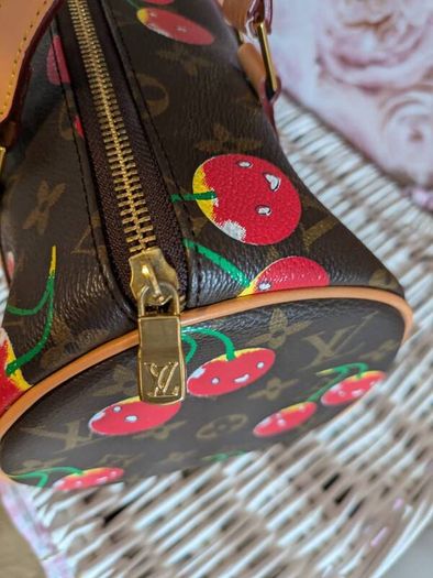 Barrel handbag