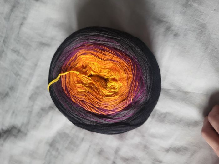 Hobbii Dahlia Cotton cake yarn 200g NEW gradient