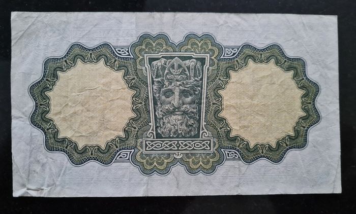1976 Lady Lavery 1 pound banknote
