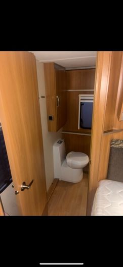 fixed bed caravan