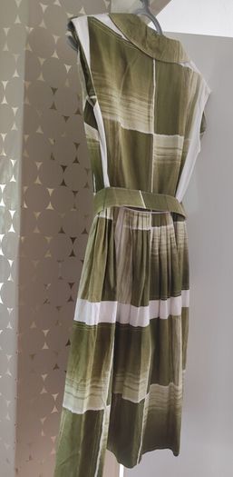 Stunning Vintage Dress!!! With original belt