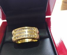 18CT Gold diamond ring