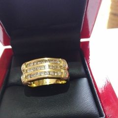 18CT Gold diamond ring