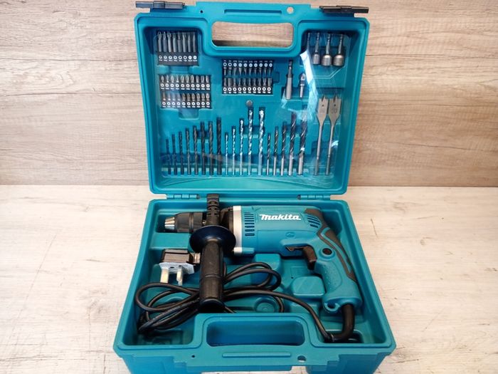 Makita HP1631KX3 - 710W Hammer Drill in a Case with 74 Accessories