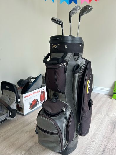 golf bag with drivers