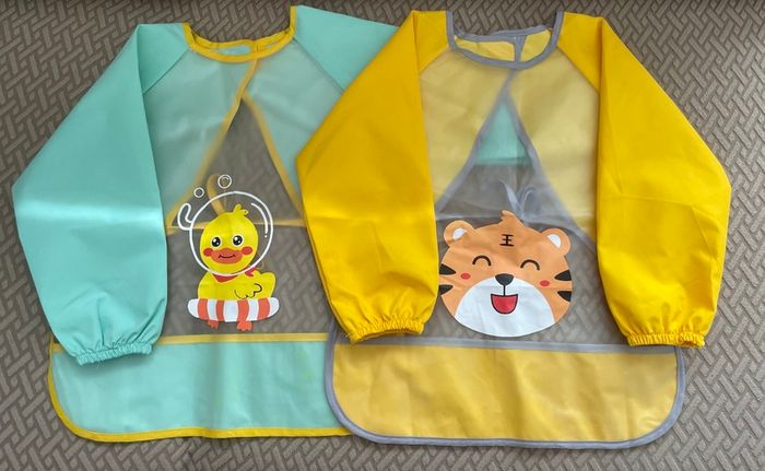 Feeding sets, spoons, plates, forks, bibs