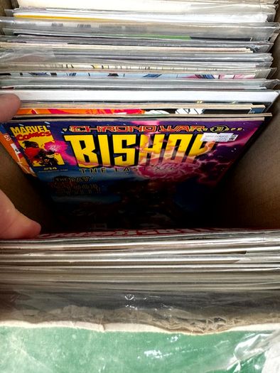 Marvel, DC & Indie Medium Comic Box w 180 comics for Sale