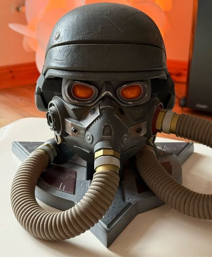 Killzone 3 Collectors Edition PS3 Helghast Helmet
