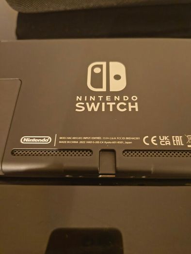 Nintendo Switch V2 - Excellent Condition + 2 Games + Case