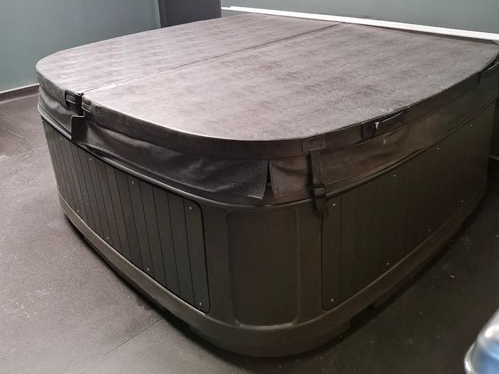 RotoSpa DuraSpa S380 Hot Tub Jacuzzi Dark Grey Excellent Condition