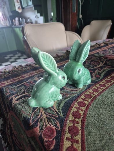 10cm high Pair of Art Deco Mid Century Vintage Original Sylvac Bunnies