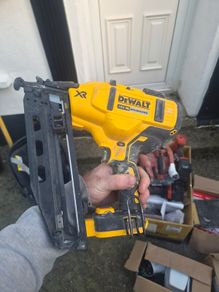 dewalt nail gun