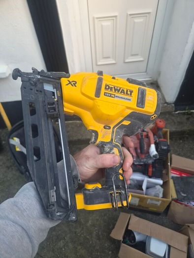dewalt nail gun