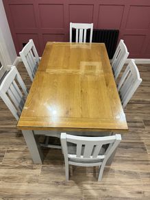 Solid wood extendable Kitchen Table with glass top & 6 chairs