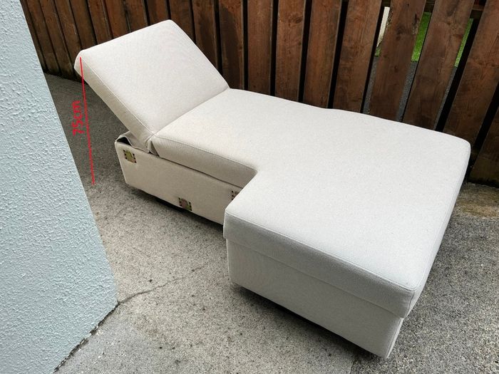 left chaise longue of sofa bed