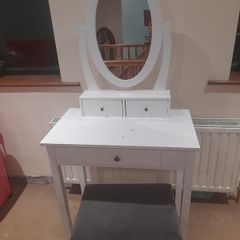 Girls dressing table